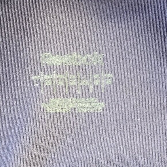 Reebok Woman’s Purple Active Long sleeve full zip jacket size L - Picture 9 of 13